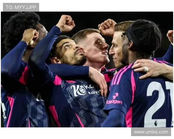 欧冠激战曼联迎战瓦伦西亚争夺小组出线关键战役