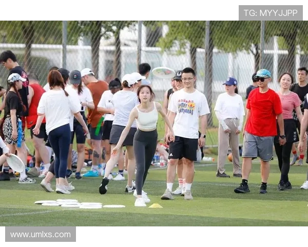 飞盘热潮席卷杭州飞盘队实力提升引发广泛关注与讨论